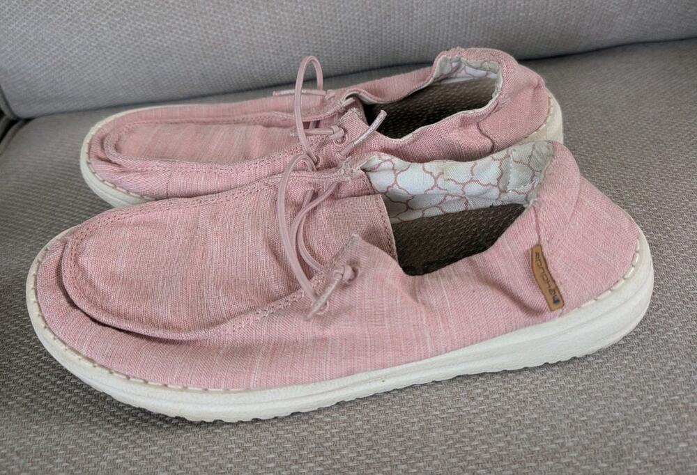 Hey Dude Shoes Wendy Women's 5, Youth Girls 4 Slip On Light Pink